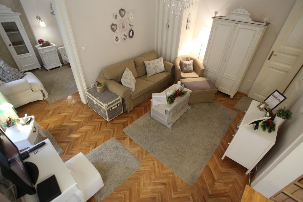 D.Five Vintage Apartment At Basilica Budapest Esterno foto